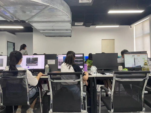 大模型狂歡背后的隱秘角落 富士康工人轉(zhuǎn)向AI標(biāo)注，青春喂養(yǎng)AI后的未來迷思